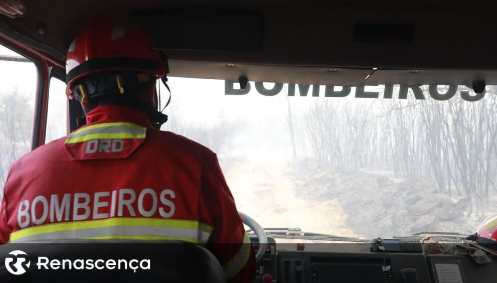 Fogo em edifício em Agualva-Cacém deixa 21 vítimas