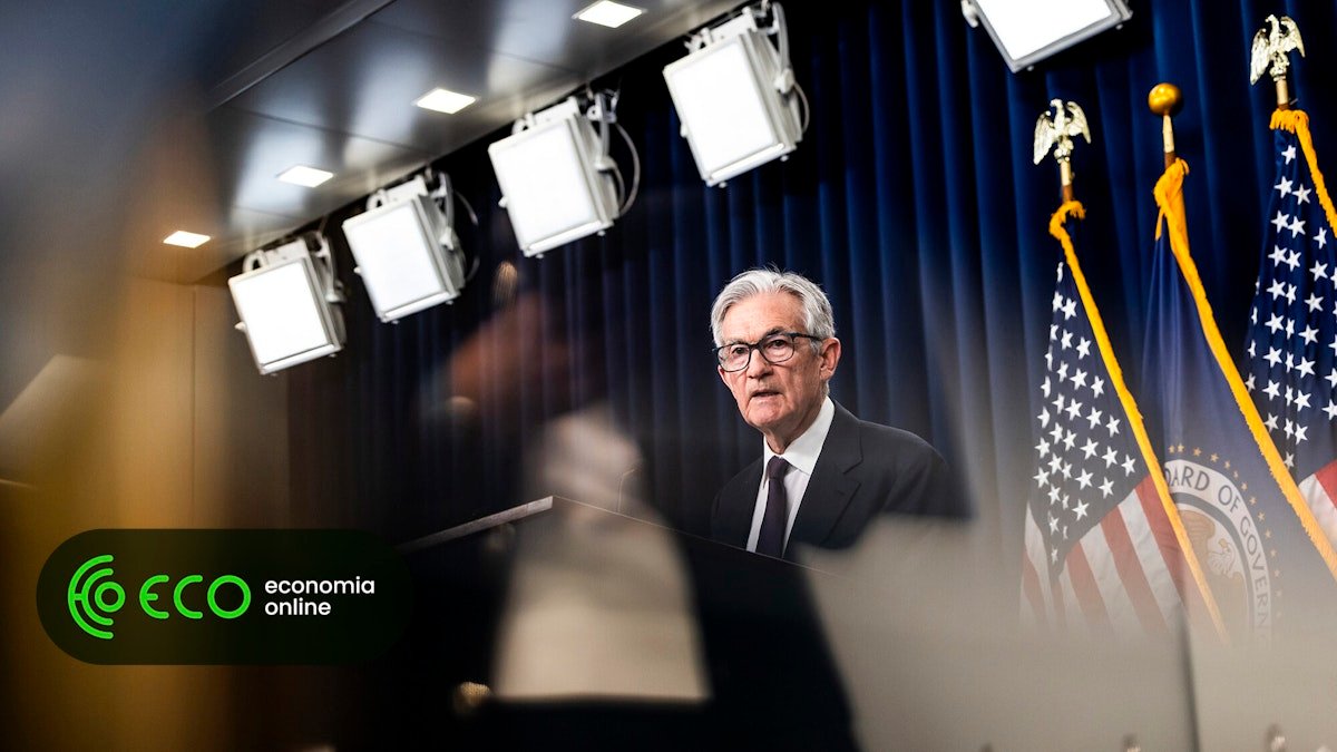 Powell Sinaliza Possibilidade de Ajuste na Política do Fed; Mercados Antecipam Queda dos Juros