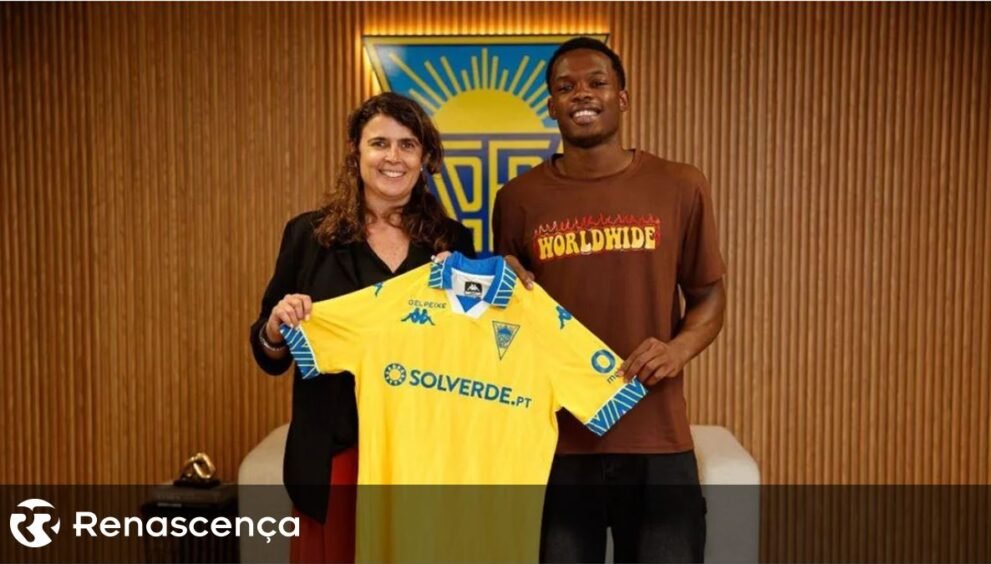 Estoril assegura atacante junto ao Rennes