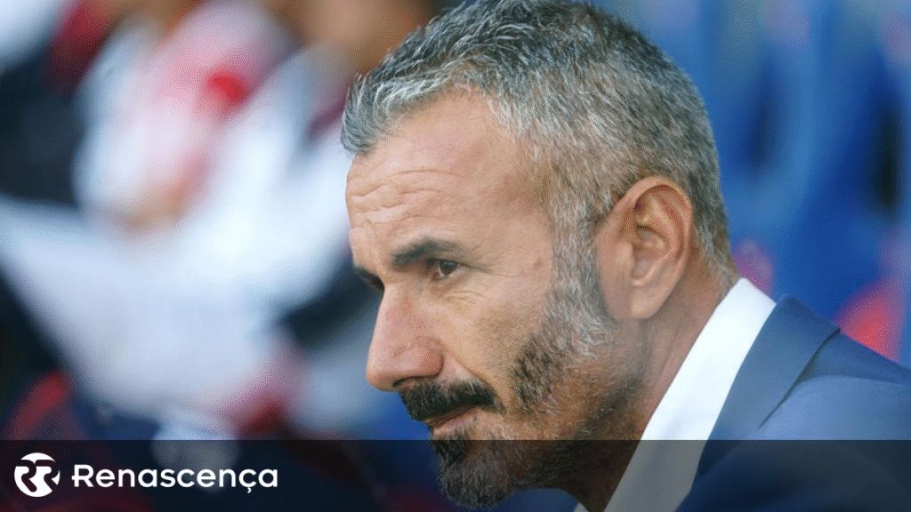 Vamos analisar a partida". Ivo Vieira prevê a viagem do Tondela ao Estádio da Luz.