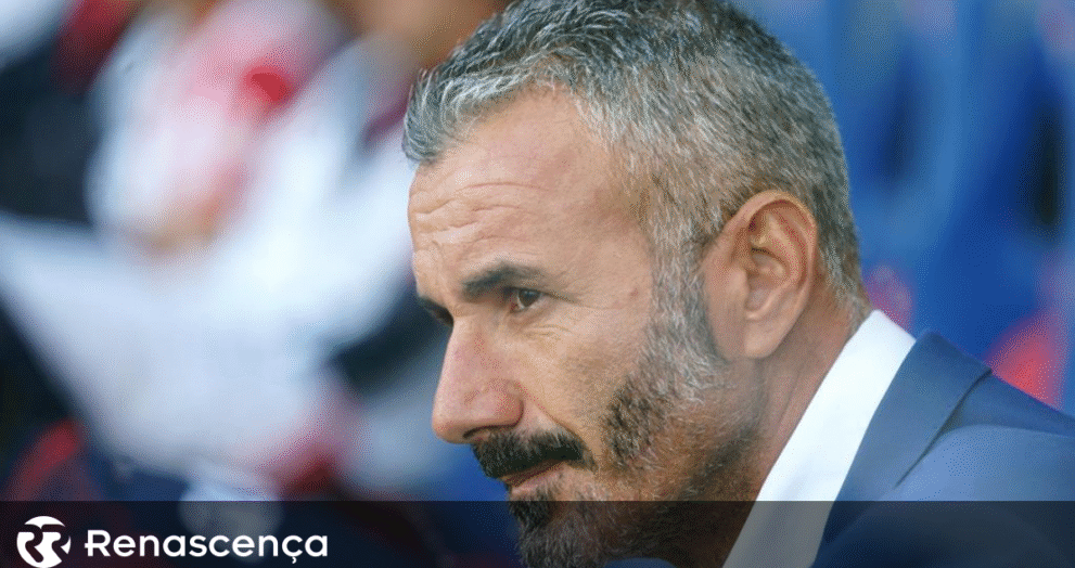 Vamos analisar a partida". Ivo Vieira prevê a viagem do Tondela ao Estádio da Luz.