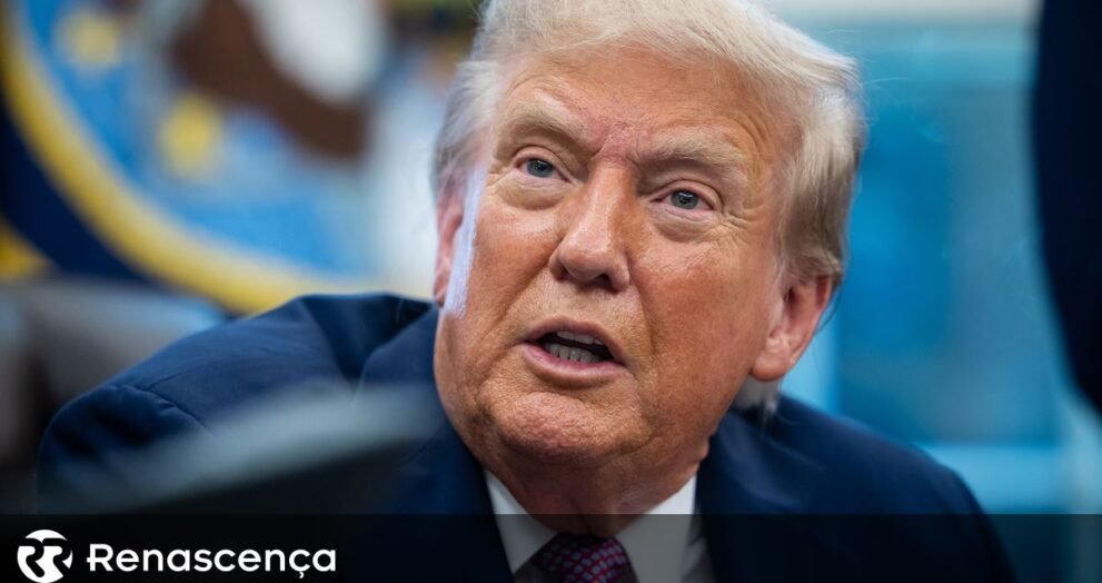 Casa Branca busca consultores de escritas para isentar Trump no caso Epstein
