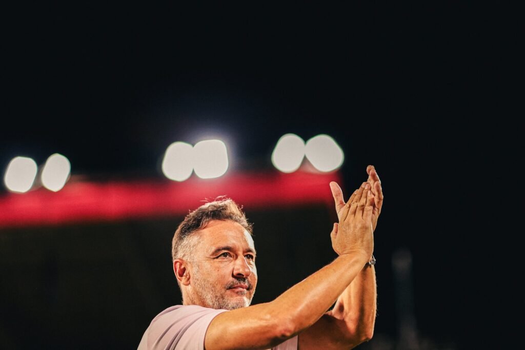 Wolverhampton renova com Vítor Pereira por mais três anos