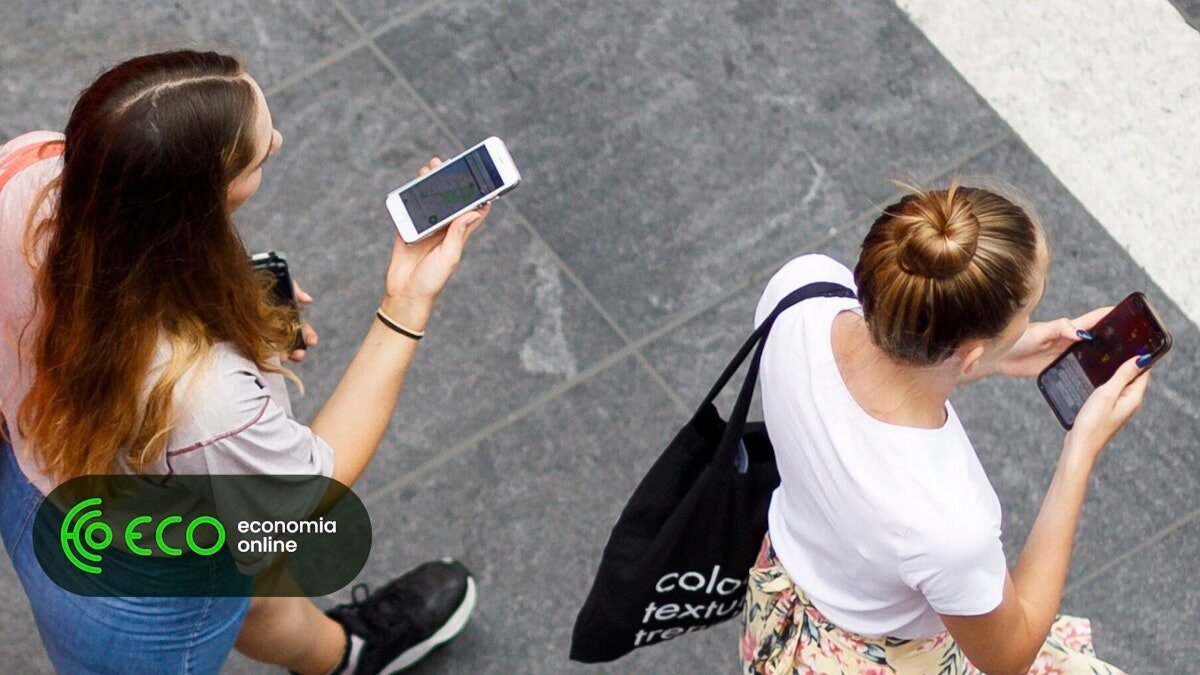Jovens: Mais Presentes nas Redes Sociais, Menos Consumidores de Notícias