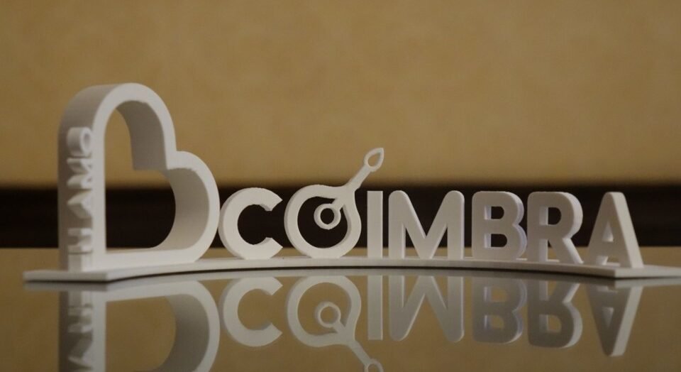 Escultura "Eu Amo Coimbra" será instalada na Praça das Cortes