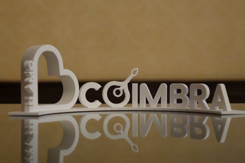 Escultura "Eu Amo Coimbra" será instalada na Praça das Cortes