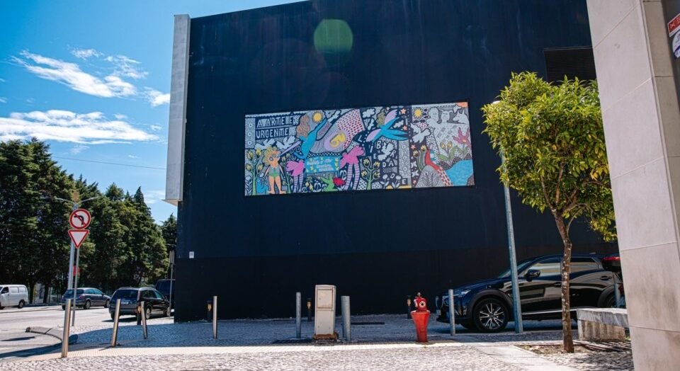 Reflexão e Emoção: A Obra de Cláudia R. Sampaio no 'Outdoor '25' do Convento São Francisco