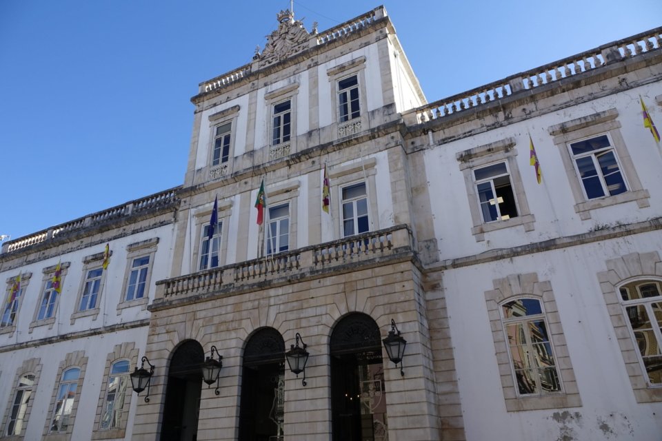 CM de Coimbra apoia a campanha “Perto de Nós” contra o tráfico de seres humanos