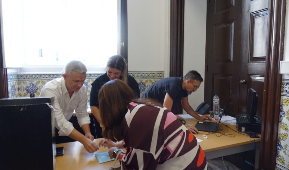 352 Eleitores Votam Antecipadamente em Coimbra para as Eleições Autárquicas
