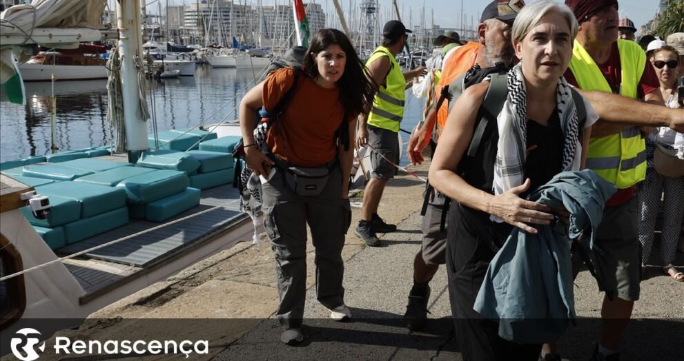 Portuguese da Frota Solidária aterriza às 22h40 em Lisboa