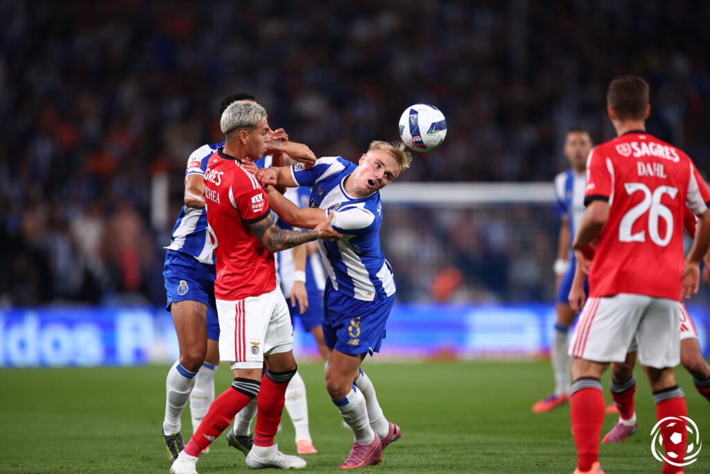 FC Porto e Benfica empatam sem golos no retorno de José Mourinho ao Dragão