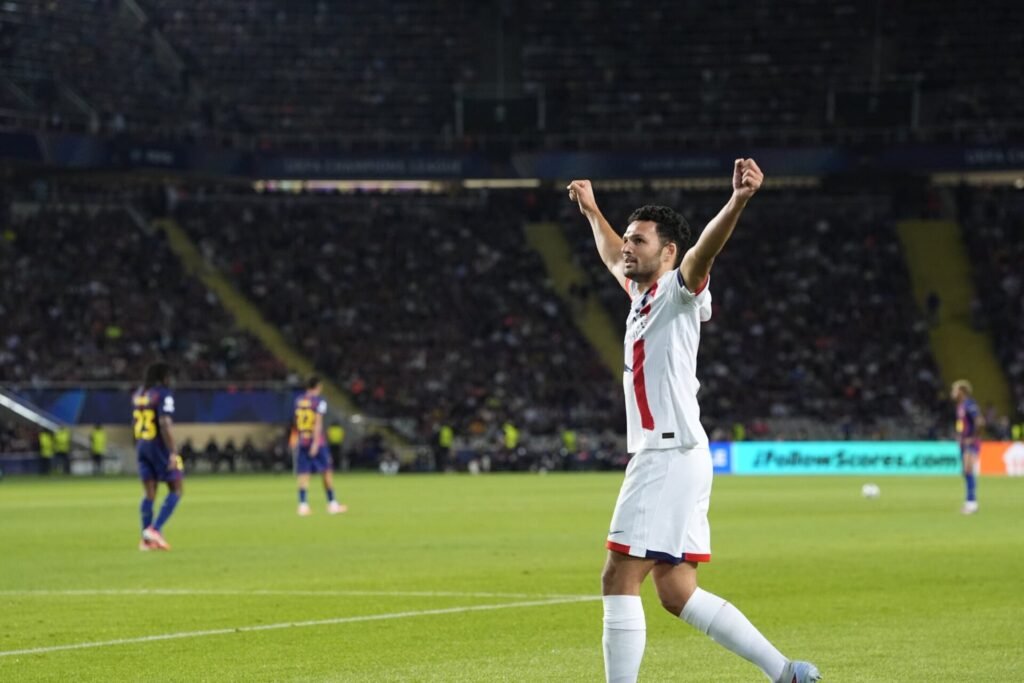 Gonçalo Ramos quebra recorde de Kylian Mbappé com golo no Barcelona x PSG