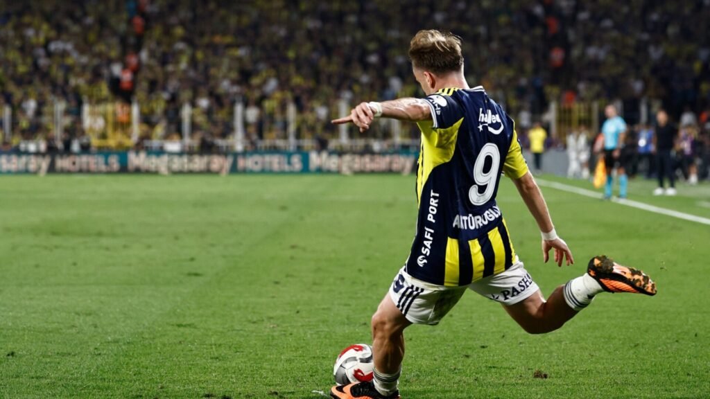 Kerem Aktürkoğlu arrisca suspensão de 12 jogos