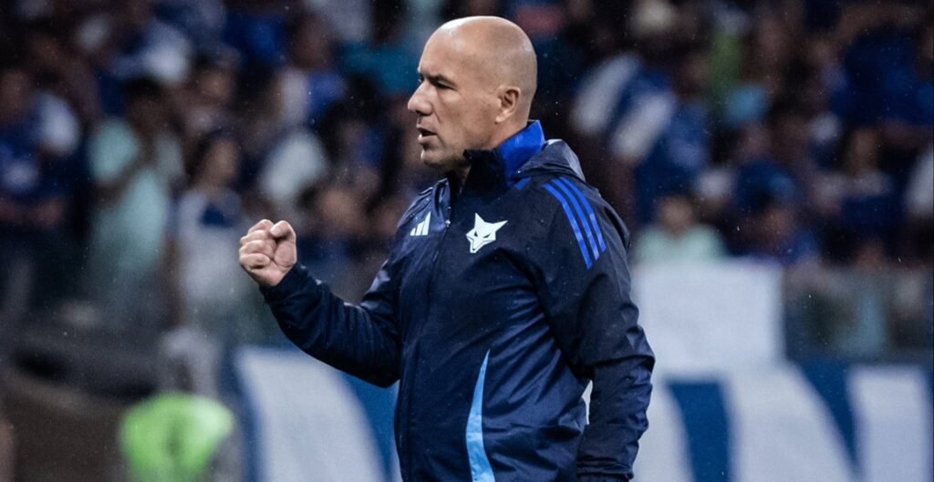 Cruzeiro de Leonardo Jardim vence Fortaleza e encerra jejum de vitórias após 4 jogos