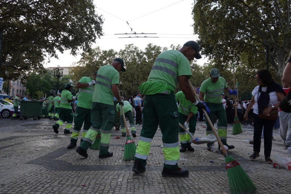 CM de Coimbra recolhe 4,9 toneladas de resíduos do cortejo da Festa das Latas