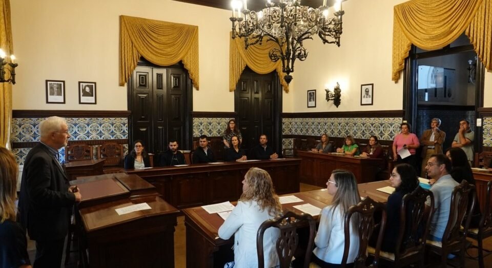 CM de Coimbra recebe 14 novos colaboradores para diferentes serviços