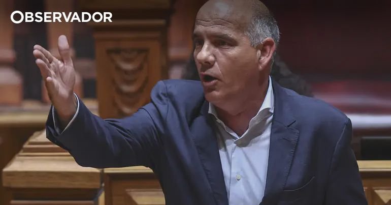 PCP critica descida escandalosa do IRS no OE e desafia PS e Chega: 'Querem ver se são a noiva do Governo'