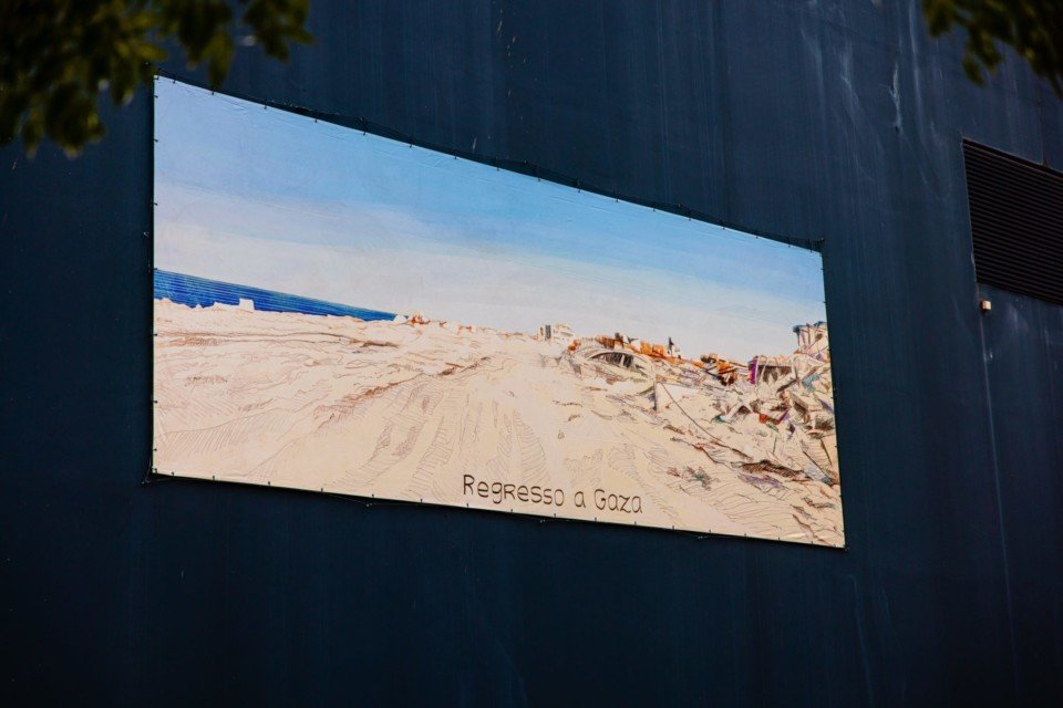 Outubro no 'Outdoor’ 25: A Obra de Isabel Simões na Fachada do Convento São Francisco