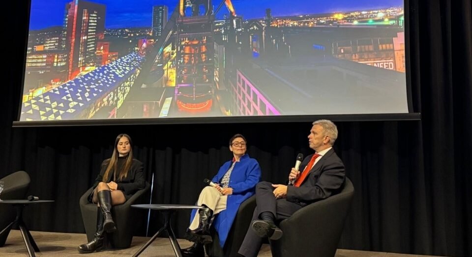 CM de Coimbra marca presença no Fórum das Cidades Geminadas no Luxemburgo, destacando cultura industrial e inovação urbana