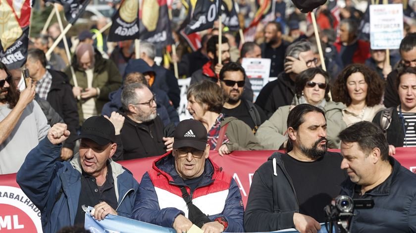 Porque vai haver greve geral? O que acham os portugueses do protesto?