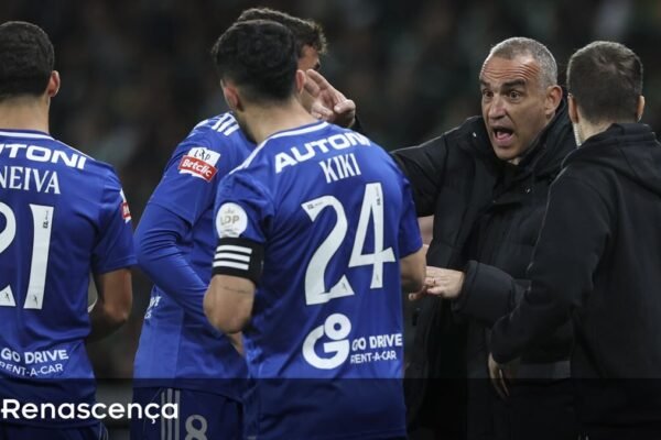 AVS confirma afastamento de João Pedro Sousa após oito partidas