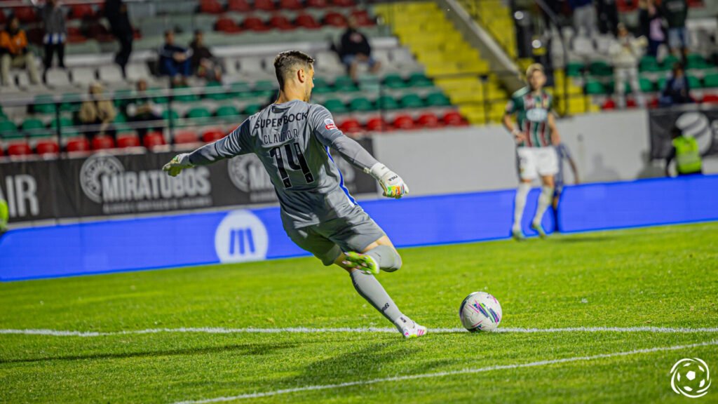 "Três erros, três golos: a história do jogo"