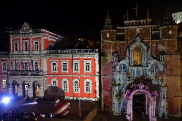 Coimbra ilumina a Praça 8 de Maio com videomapping e bailado de 19 a 23 de dezembro