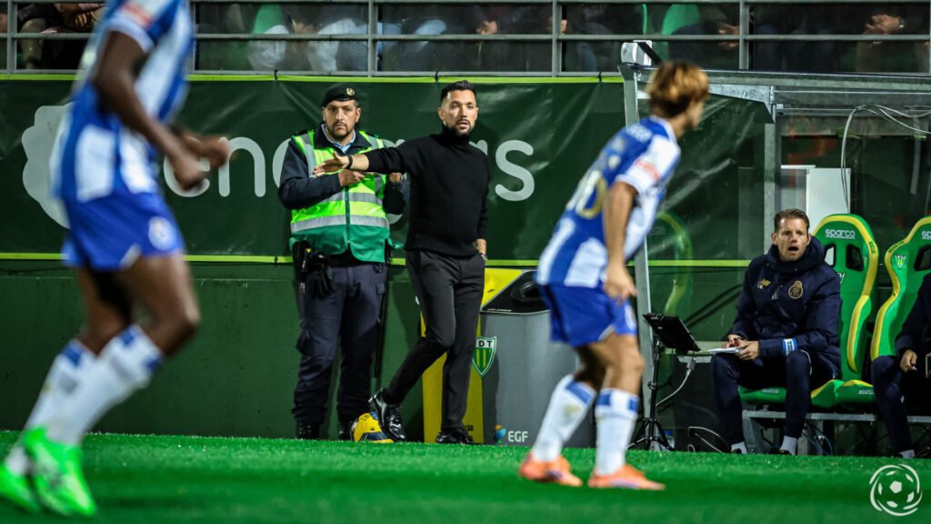 Francesco Farioli analisa vitória do FC Porto e elogia Tondela: «Parabéns a Bacci pelo comportamento»