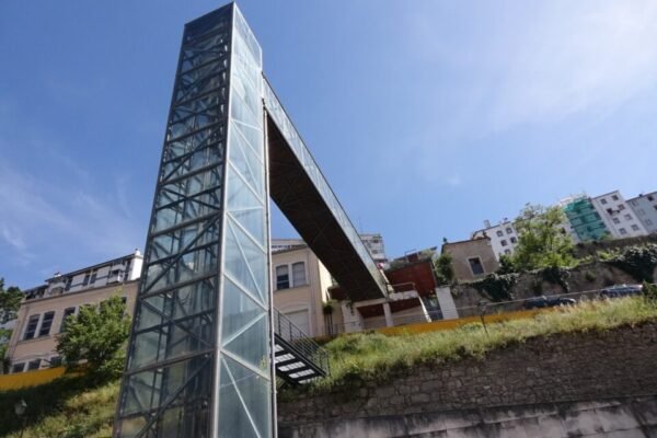 Elevador do Mercado reativa ligação entre a Baixa e a Alta de Coimbra a partir de amanhã
