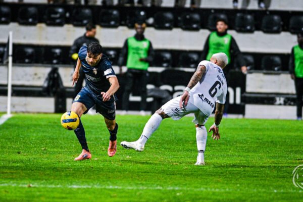 Portimonense vence Farense no dérbi algarvio e sobe na tabela da Segunda Liga: resultados do dia
