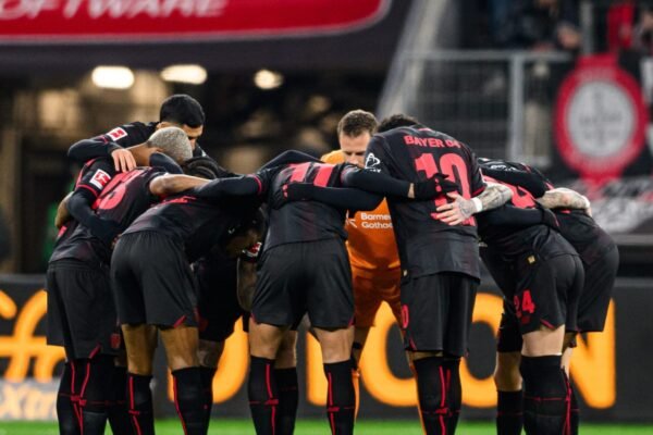 Bayer Leverkusen sofre goleada em casa: confira os resultados da Bundesliga do dia