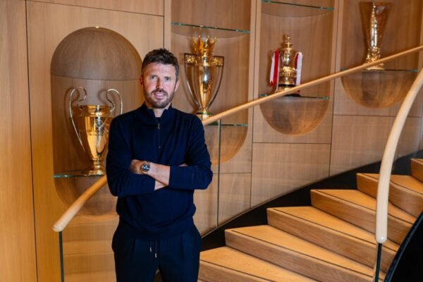 Michael Carrick é o novo treinador do Manchester United e mira antigo alvo do FC Porto