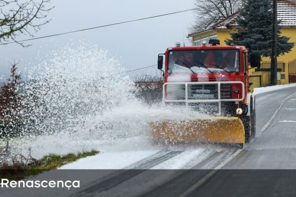Operadora de desobstrução de neve falece após precipitar