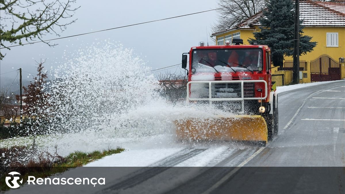 Operadora de desobstrução de neve falece após precipitar