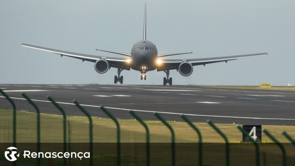 Quinze aeronaves de reabastecimento americanas permanecem alocadas na Base das Lajes