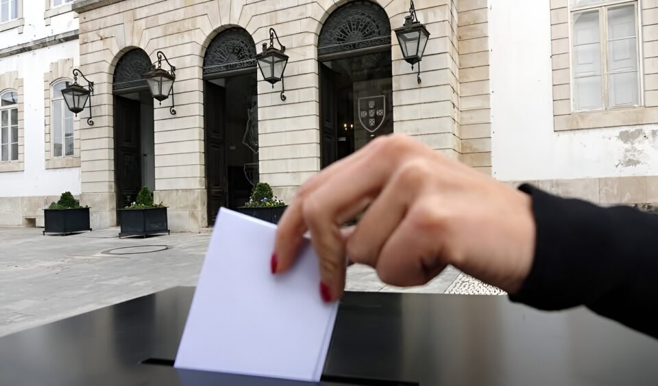 8066 Eleitores Votam Antecipadamente em Coimbra na 2ª Volta das Presidenciais