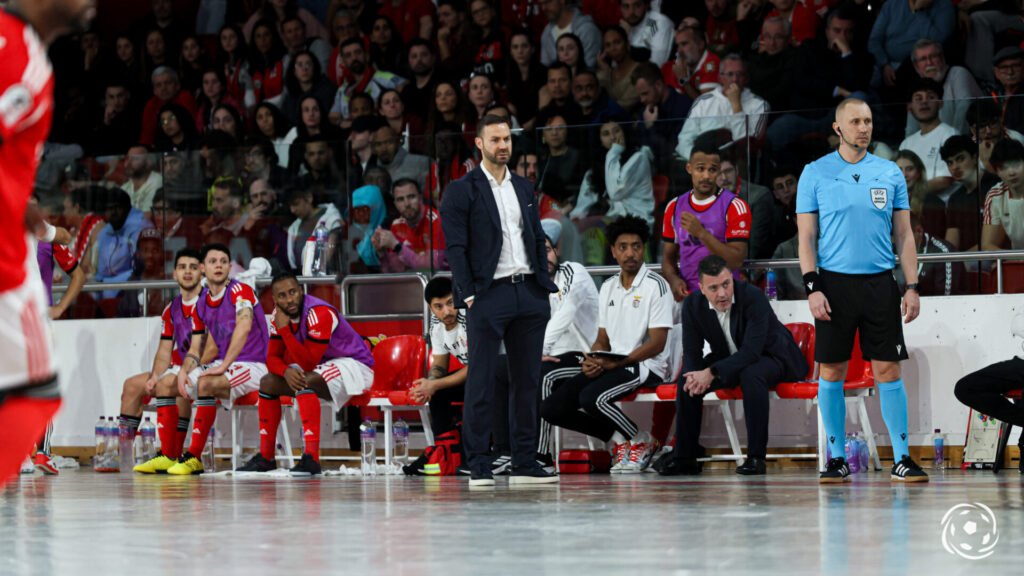 "Um Jogo Magnífico: Benfica Triunfa sobre o Sporting"