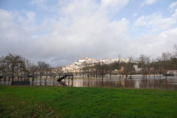 Coimbra cria sete abrigos para atendimento em caso de inundações