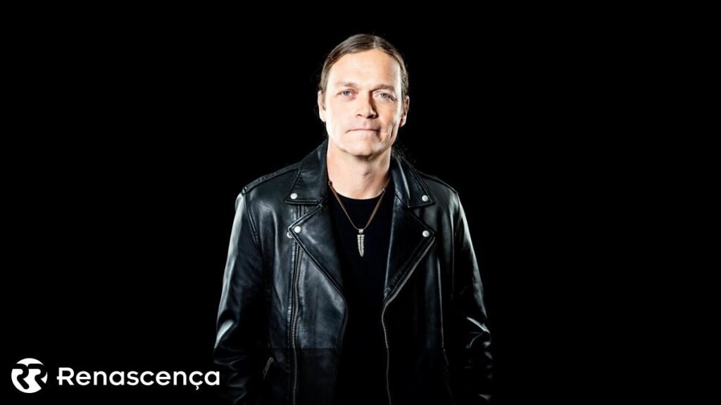 Faleceu o cantor Brad Arnold da banda 3 Doors Down. Estava com 47 anos.