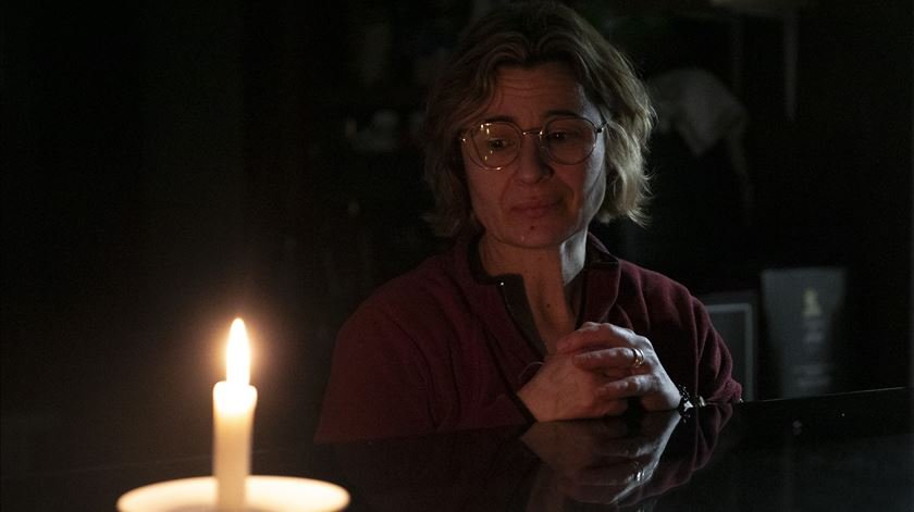 "Hora e meia de porrada" deixou Ferreira do Zêzere de rastos. População anda "de gatas debaixo dos eucaliptos" para aceder a casas isoladas