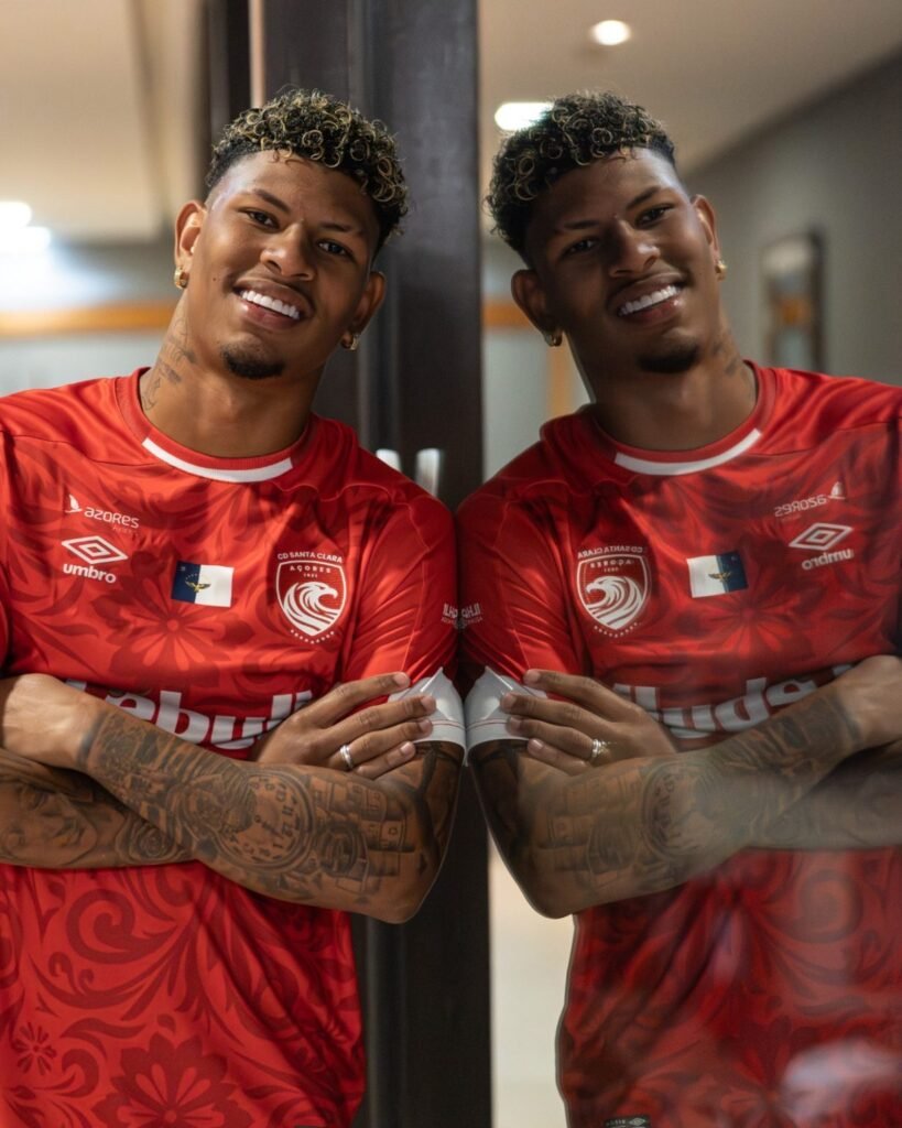 Santa Clara oficializa Darlan Mendes e Marcos Victor: "É uma enorme felicidade estar aqui"