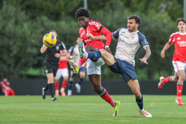 Benfica B vence Feirense e volta aos triunfos na Segunda Liga