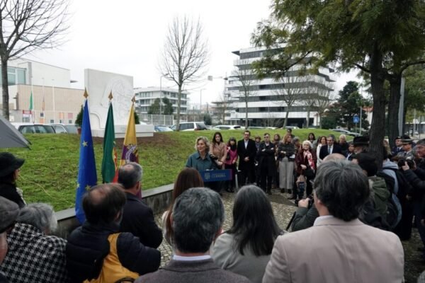 Coimbra homenageia Monsenhor Nunes Pereira com novo monumento