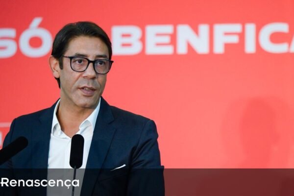 Clã de Eusébio endossa Rui Costa