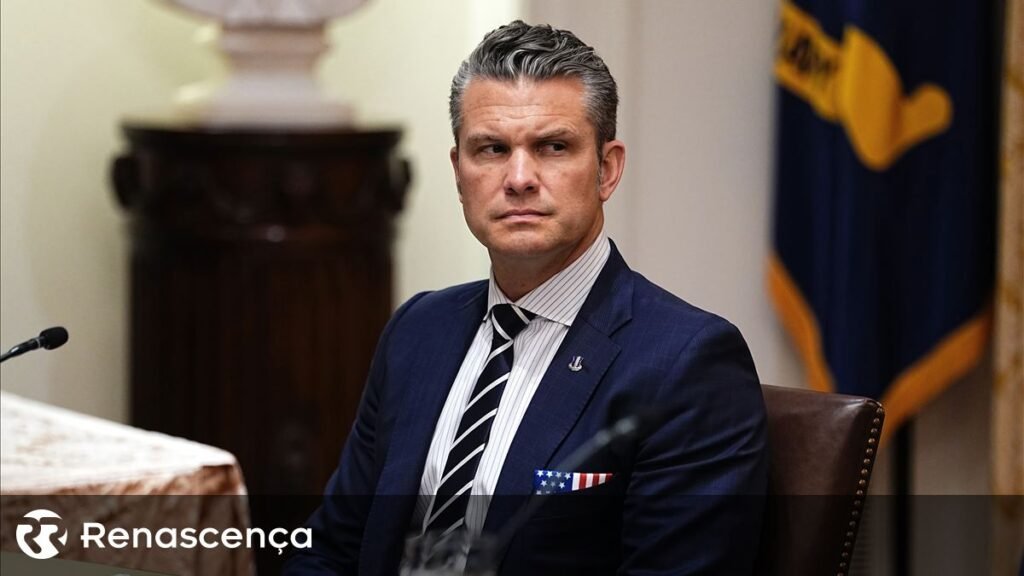 Hegseth afirma que não avistou viventes antes do ataque mortal a embarcação de entorpecentes