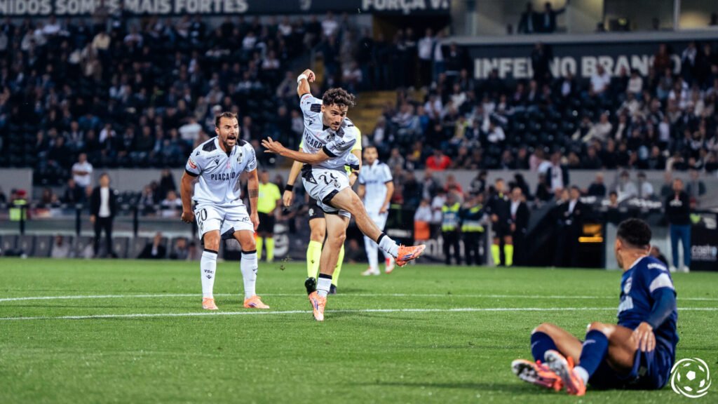 Vitória SC se prepara para trocar de fornecedor de material esportivo