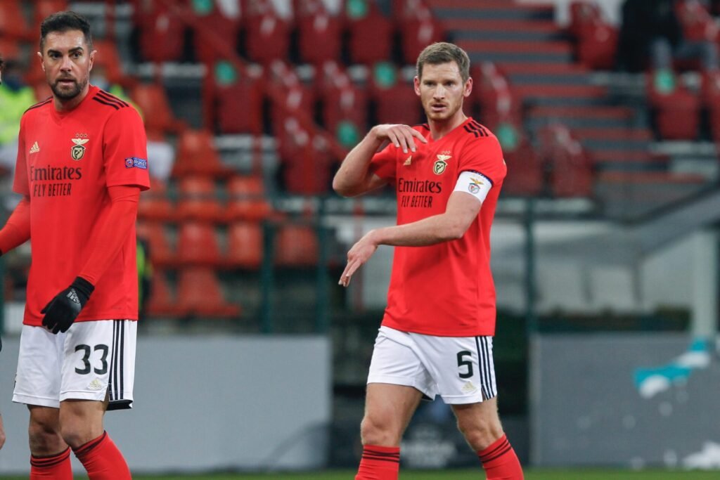 Jan Vertonghen reflete sobre passagem pelo Benfica e antecipa duelo decisivo com o Ajax: «Quem perder está fora»