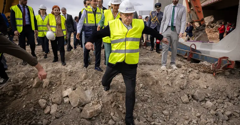 "Do Irão aos Órgãos Externos da Assembleia da República: A Grande Terça
