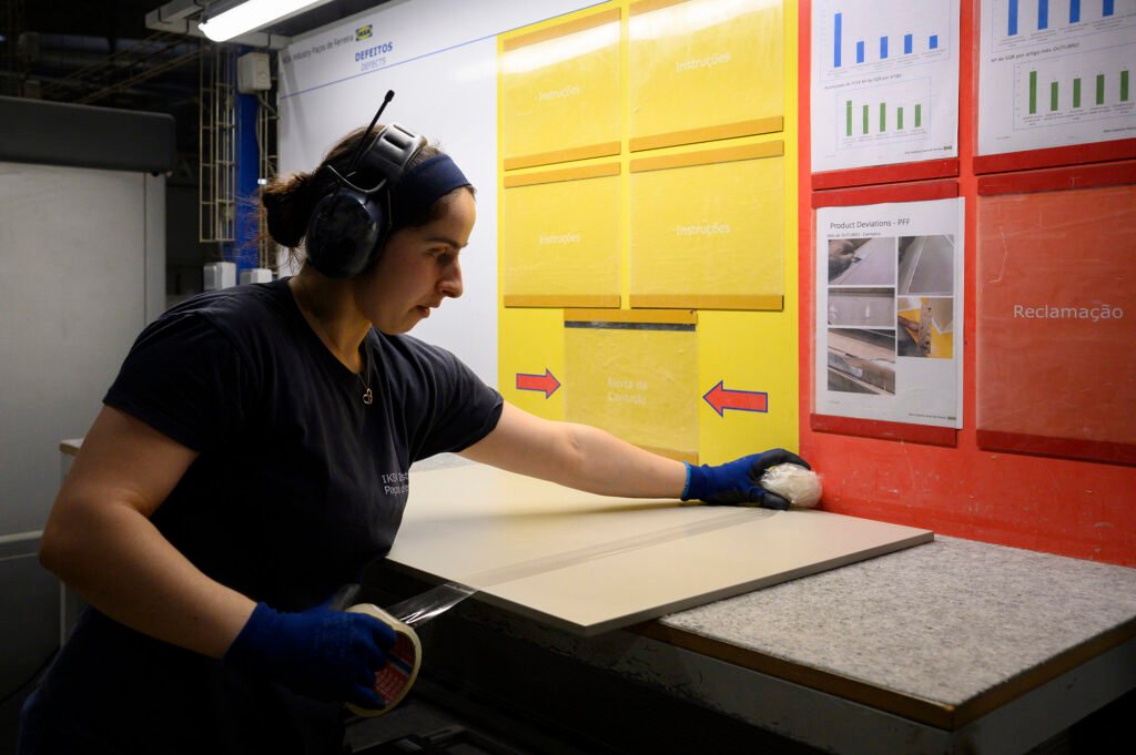 Da capital do móvel para o mundo: a fábrica Ikea em Paços de Ferreira é a quinta maior do grupo sueco