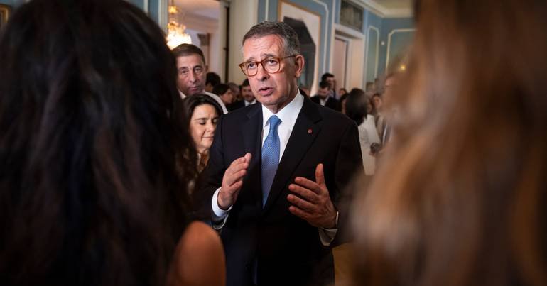 "Seguro para os Jovens em Espanha: Não Desistam de Portugal"